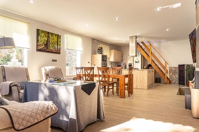 4 sovrum Finca/Hus på landet till salu i Castillo de Locubín med pool - 200 000 € (Ref: 8639389)