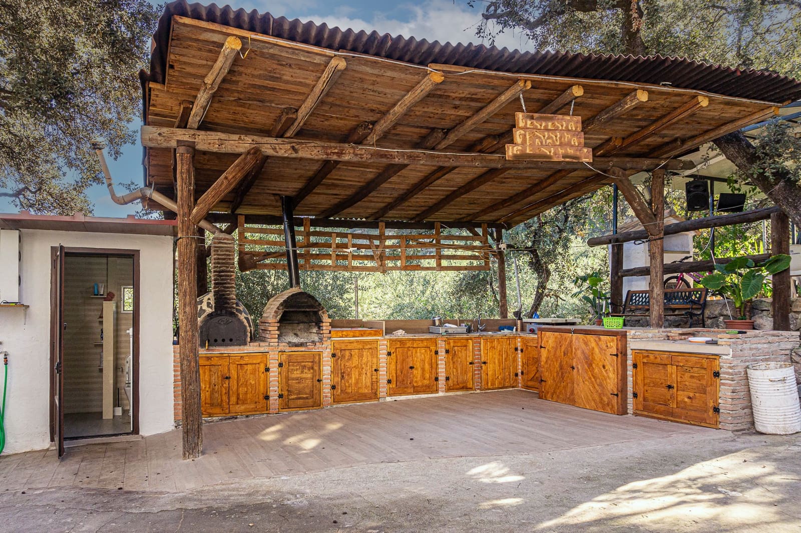 4 soveværelse Finca/Landehus til salg i Castillo de Locubin med swimmingpool - € 200.000 (Ref: 8639389)