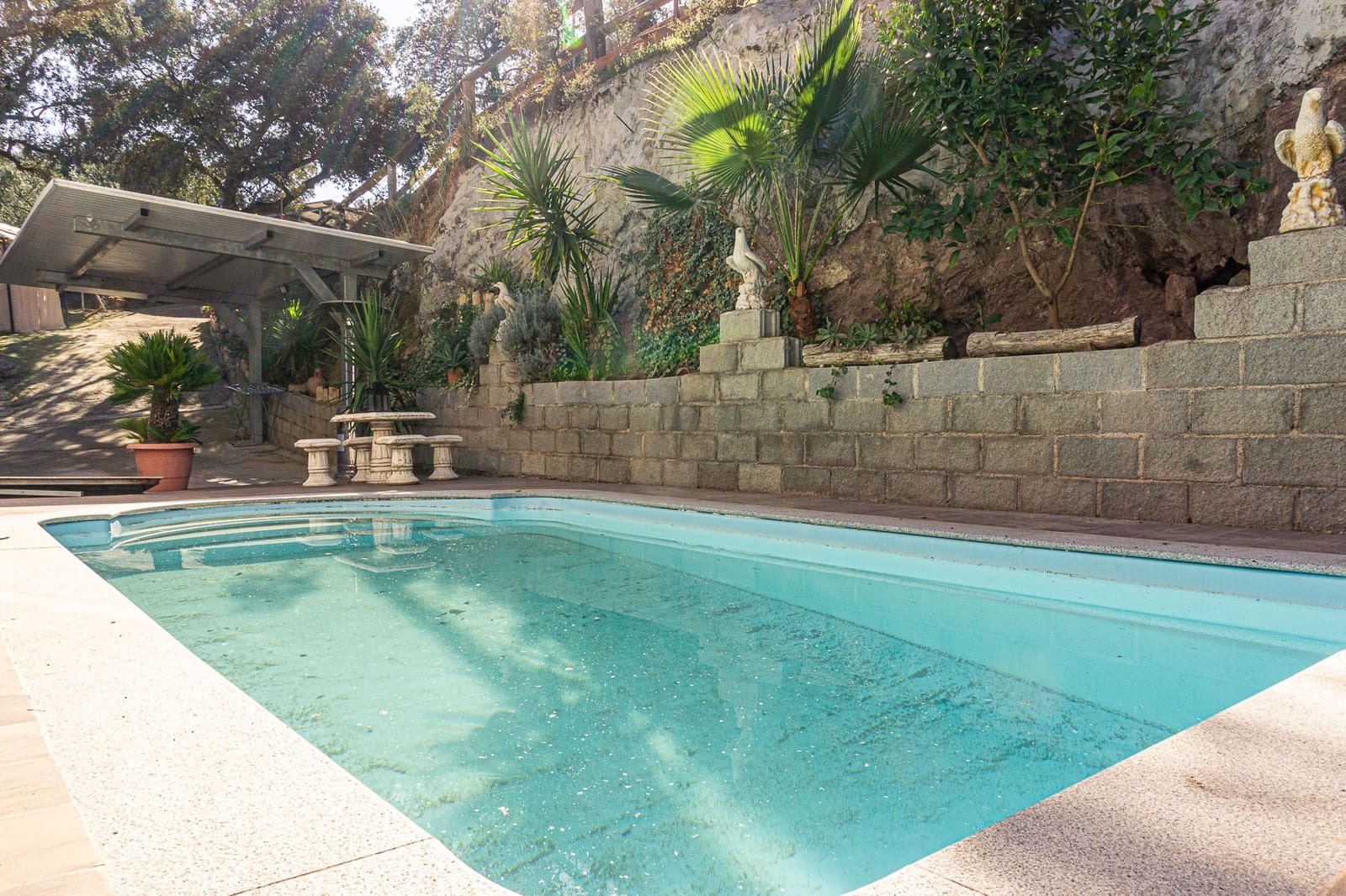 4 soveværelse Finca/Landehus til salg i Castillo de Locubin med swimmingpool - € 200.000 (Ref: 8639389)