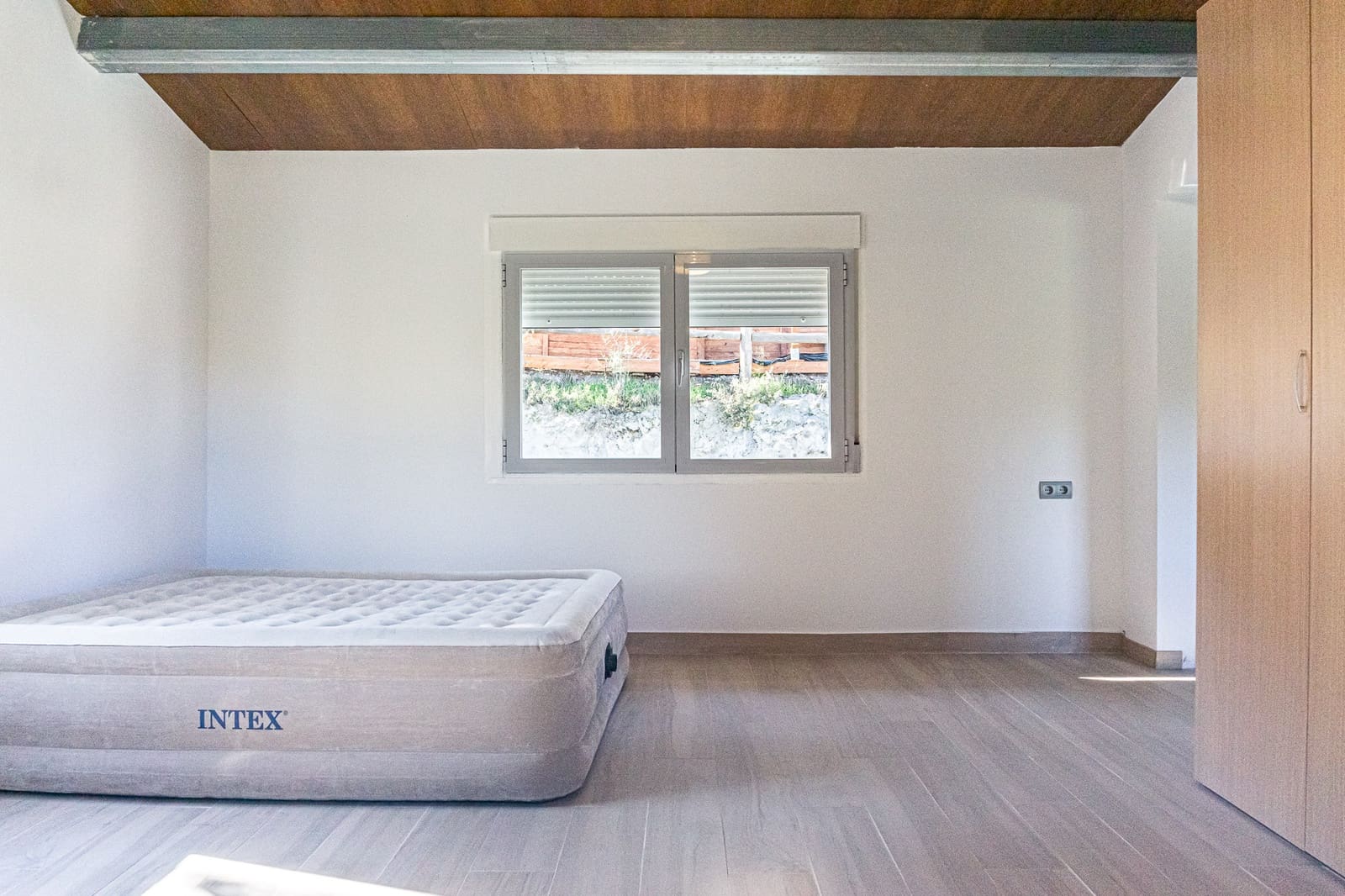 4 soveværelse Finca/Landehus til salg i Castillo de Locubin med swimmingpool - € 200.000 (Ref: 8639389)