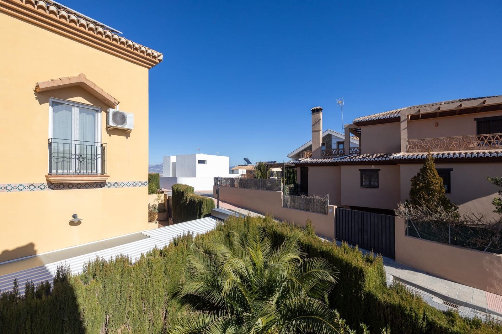 4 soveværelse Villa til salg i Alhendin med swimmingpool garage - € 345.000 (Ref: 8783833)