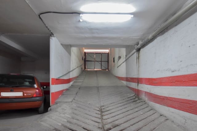 Garage à vendre à Figares, Grenade ville - 25 000 € (Ref: 8815832)