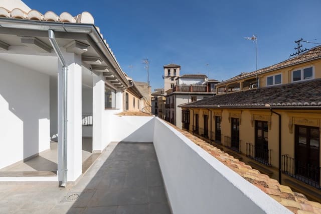 Townhouse for sale in Centro, Granada city - € 1,200,000 (Ref: 8849714)