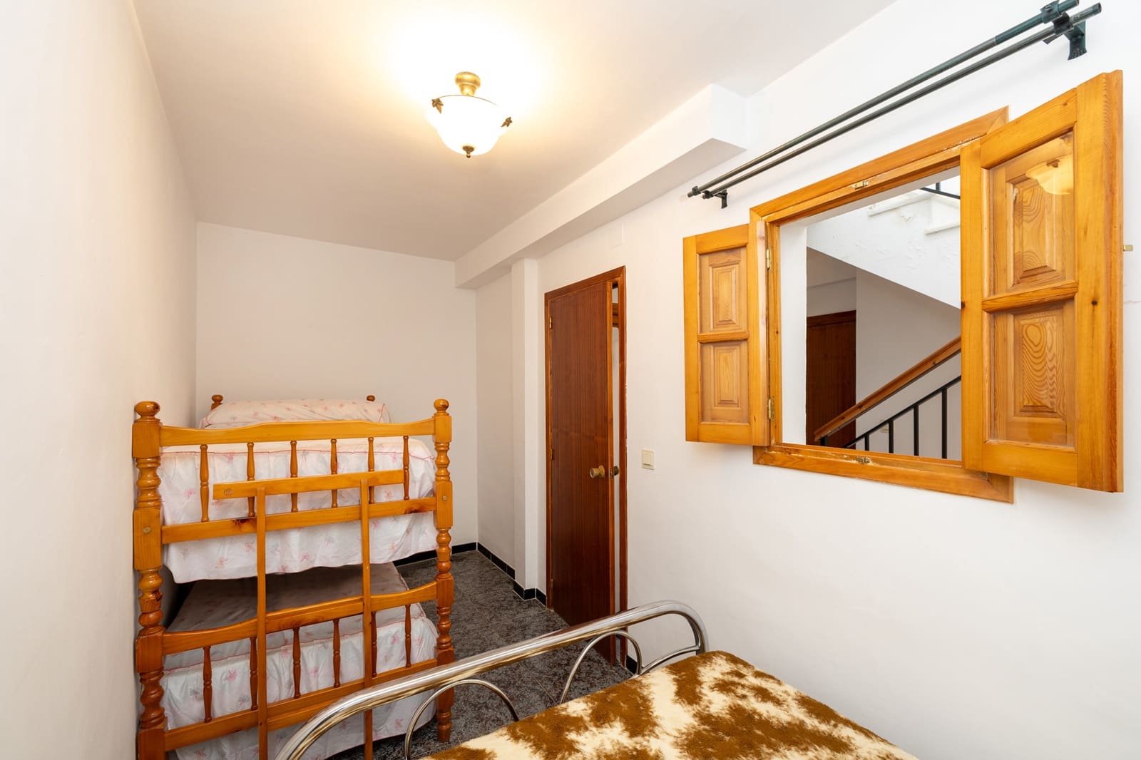 3 sypialnia Dom blizniak na sprzedaż w Lanjaron - 119 900 € (Ref: 8862589)