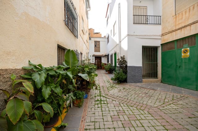 3 slaapkamer Halfvrijstaande villa te koop in Lanjarón - € 119.900 (Ref: 8862589)