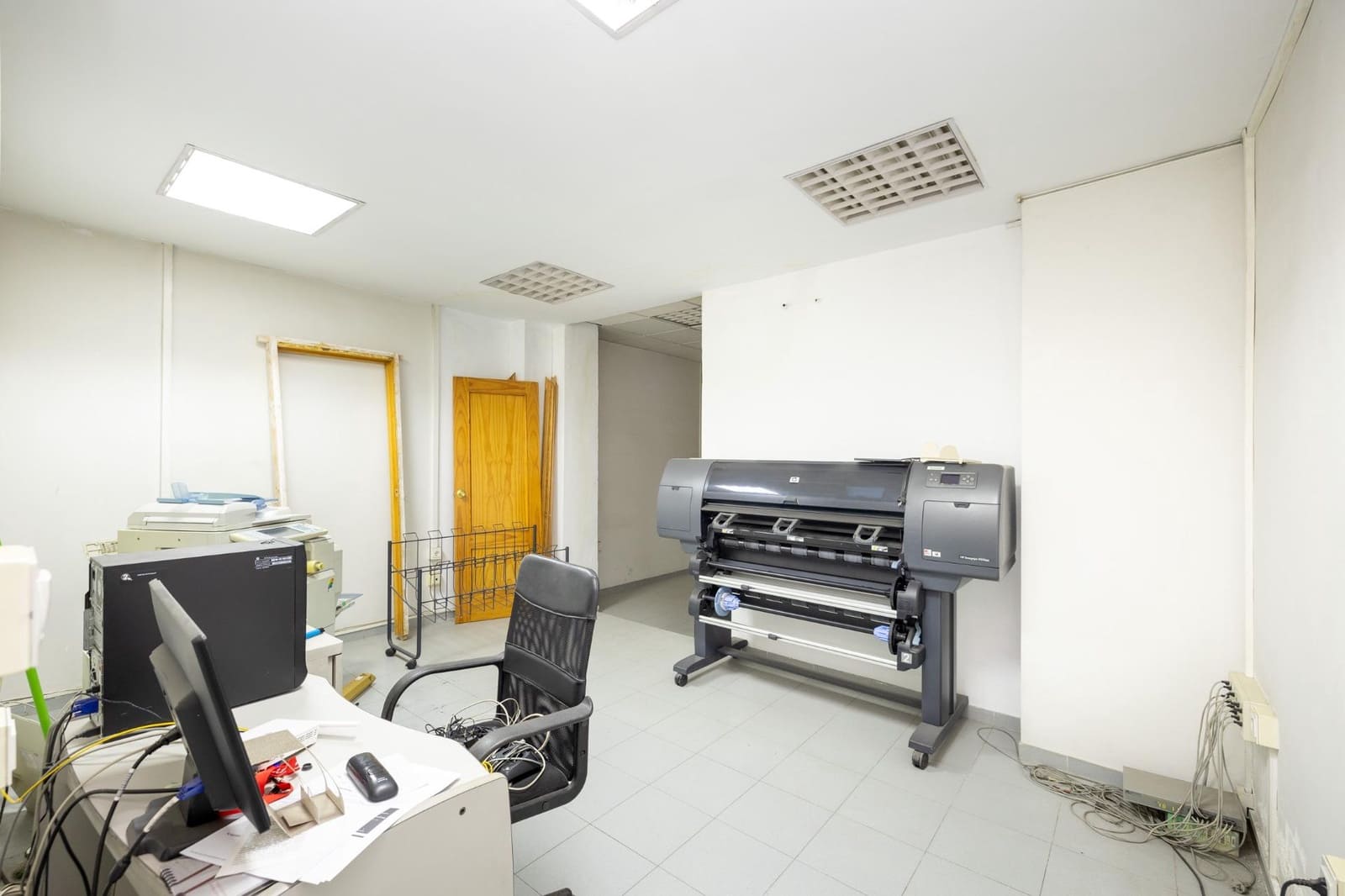 Komercyjne na sprzedaż w Miasto Grenada - 190 000 € (Ref: 8895067)