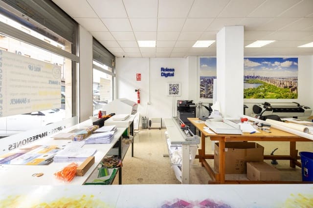 Komercyjne na sprzedaż w Camino de Ronda - Rosaleda, Miasto Grenada - 190 000 € (Ref: 8895067)