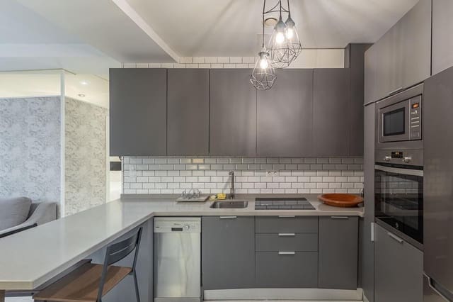 1 soveværelse Lejlighed til salg i Centro - Sagrario, Granada by - € 195.000 (Ref: 8897109)