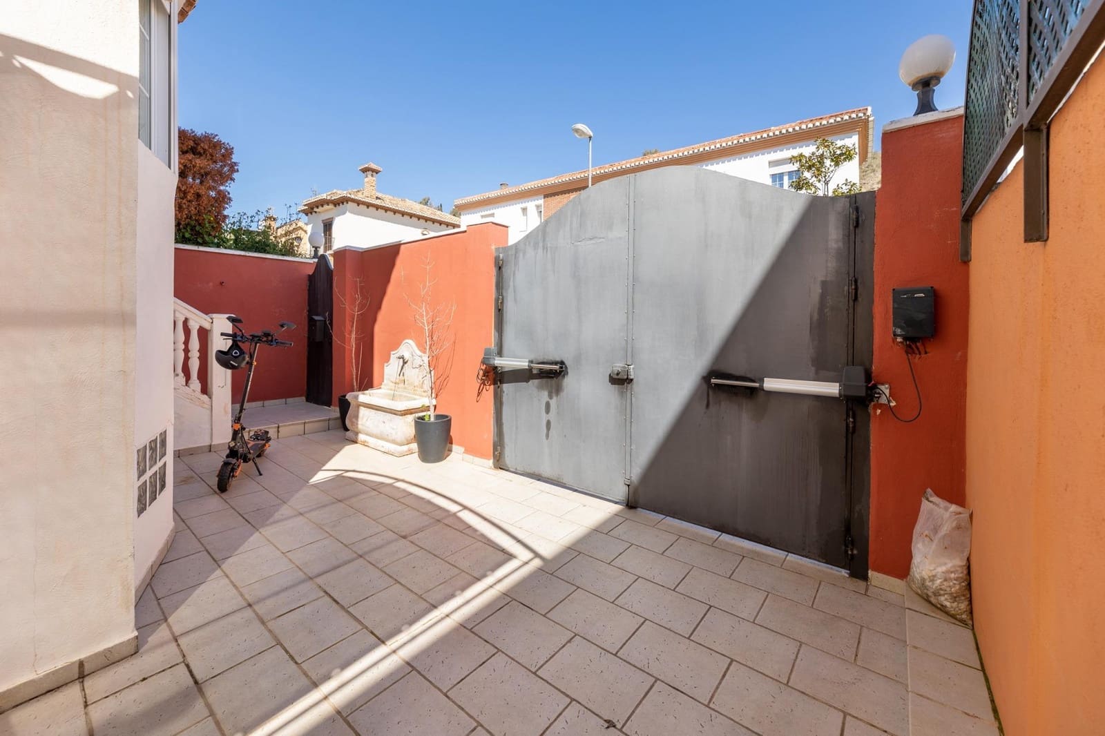 3 camera da letto Villa in vendita in Granada citta con piscina garage - 555.000 € (Rif: 8902136)
