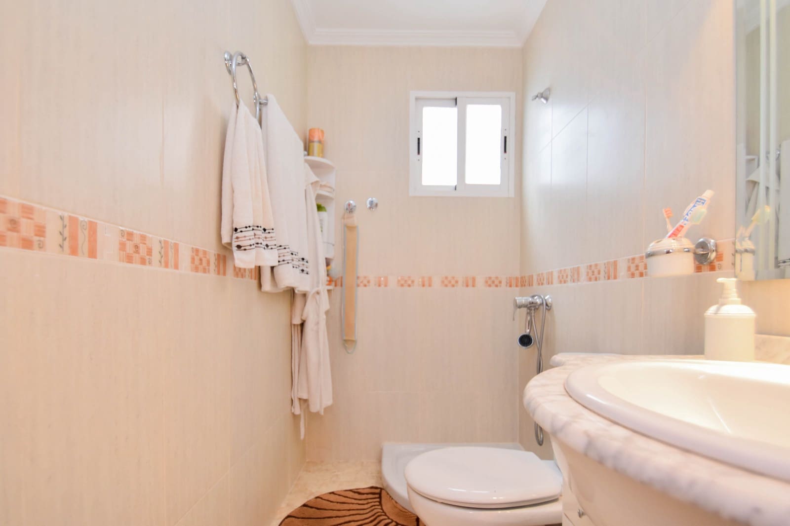 6 soveværelse Byhus til salg i Linares - € 148.000 (Ref: 8994041)