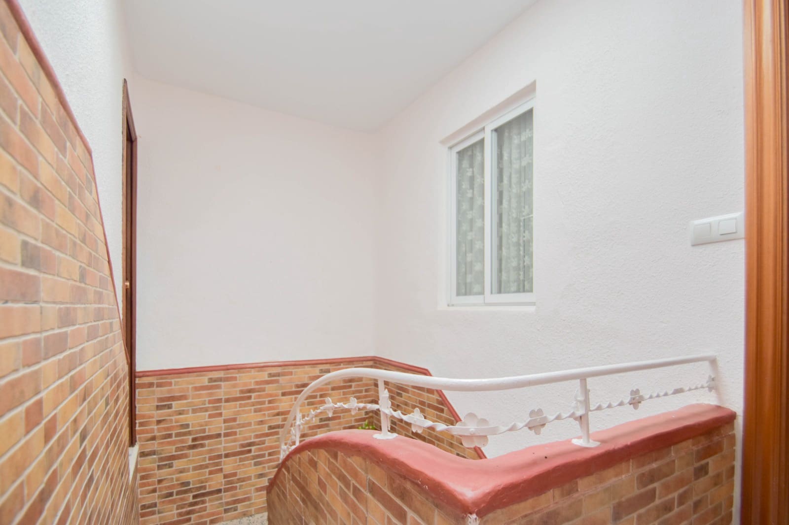 6 soveværelse Byhus til salg i Linares - € 148.000 (Ref: 8994041)