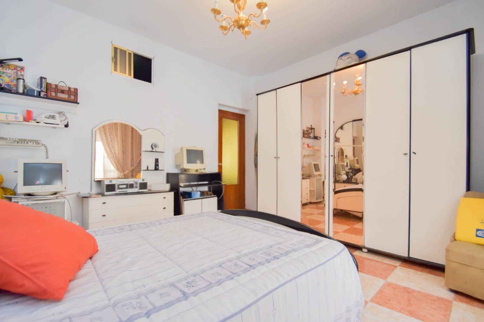 6 soveværelse Byhus til salg i Linares - € 148.000 (Ref: 8994041)