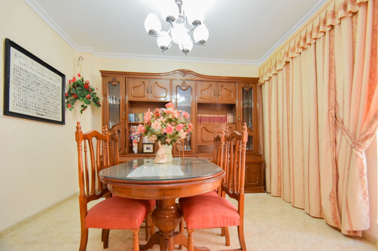 6 soveværelse Byhus til salg i Linares - € 148.000 (Ref: 8994041)