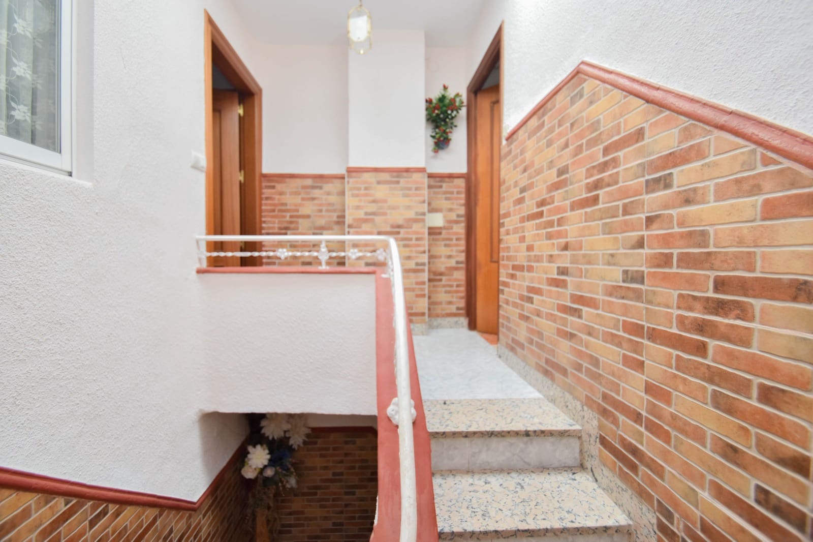 6 soveværelse Byhus til salg i Linares - € 148.000 (Ref: 8994041)