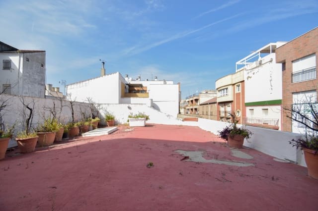 6 bedroom Townhouse for sale in Linares - € 148,000 (Ref: 8994041)