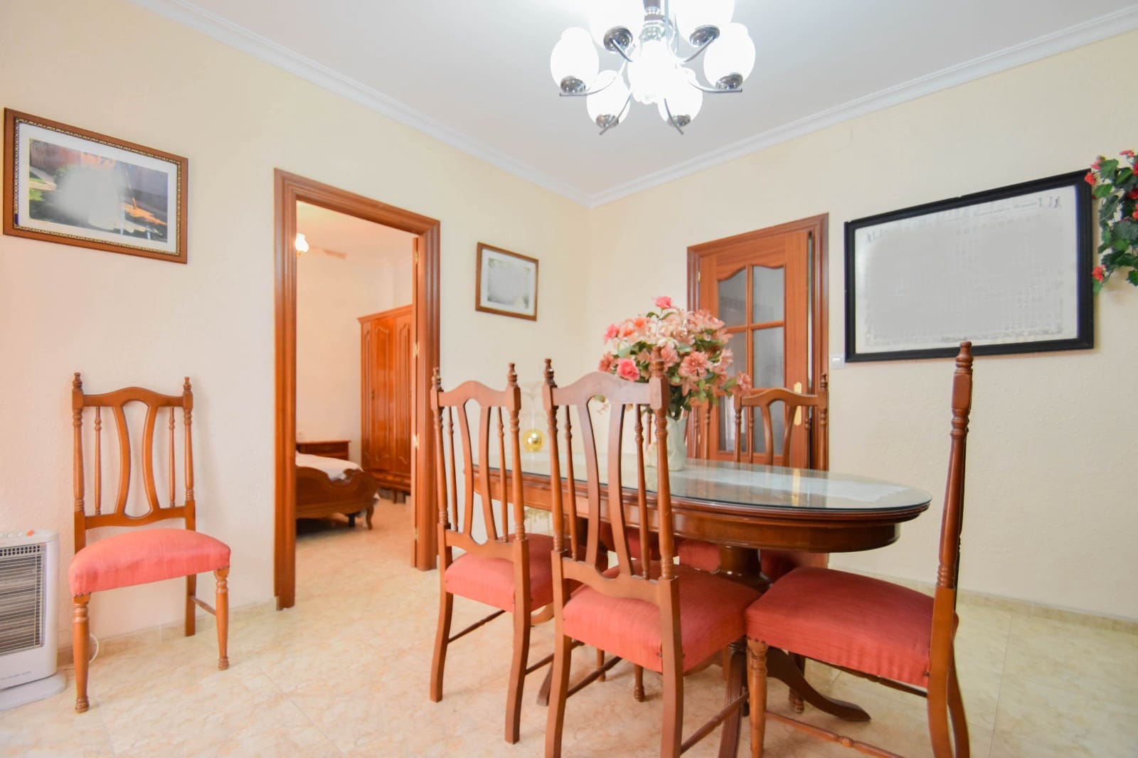 6 soveværelse Byhus til salg i Linares - € 148.000 (Ref: 8994041)