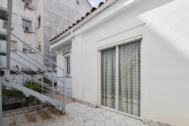 6 bedroom Townhouse for sale in Linares - € 148,000 (Ref: 8994041)