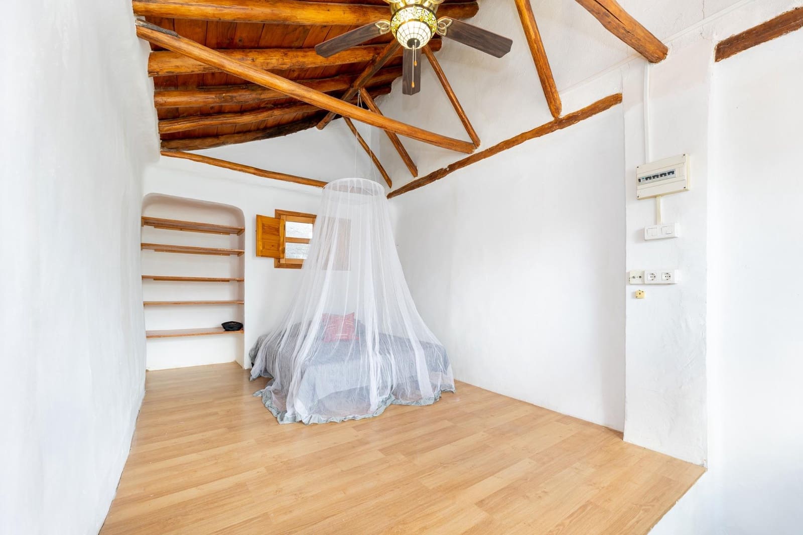 2 soveværelse Rækkehus til salg i Granada by - € 225.000 (Ref: 9001322)