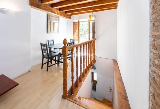 2 slaapkamer Rijtjeshuis te koop in Albaicin, Granada stad - € 225.000 (Ref: 9001322)