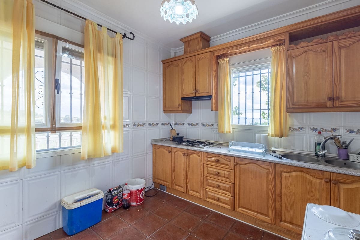 Grunde uden byggetilladelser til salg i Beas de Guadix - € 2.000.000 (Ref: 9005383)