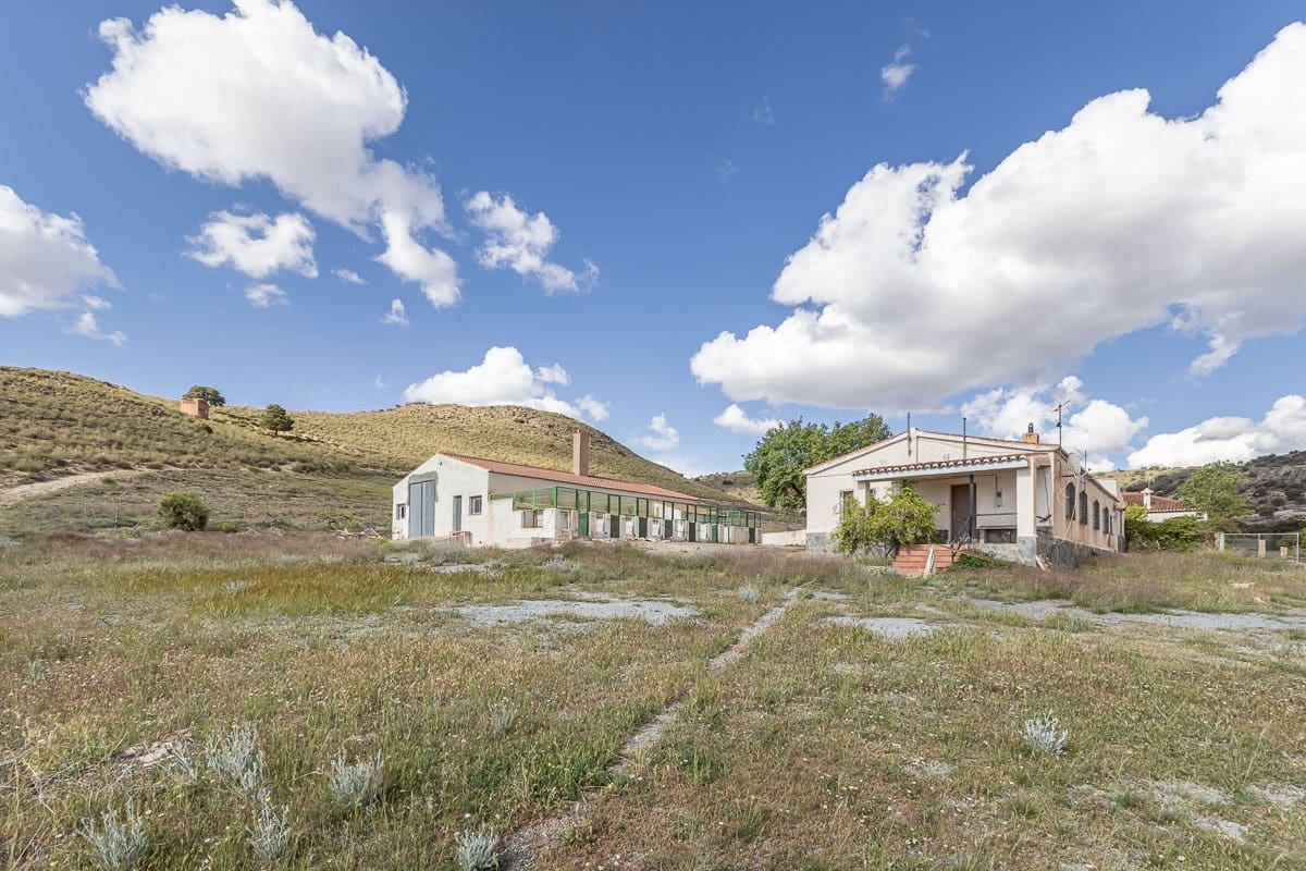 Grunde uden byggetilladelser til salg i Beas de Guadix - € 2.000.000 (Ref: 9005383)