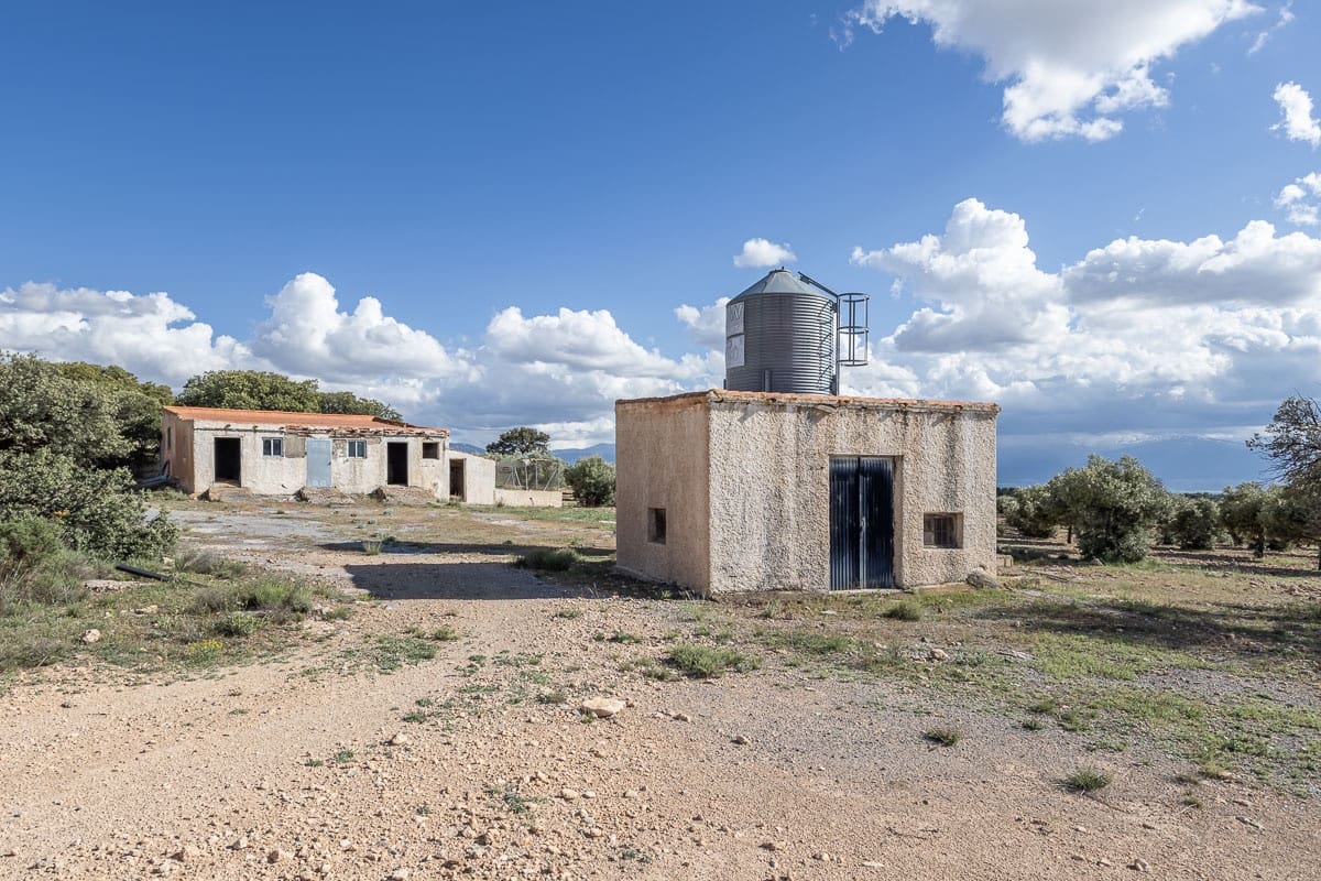 Grunde uden byggetilladelser til salg i Beas de Guadix - € 2.000.000 (Ref: 9005383)