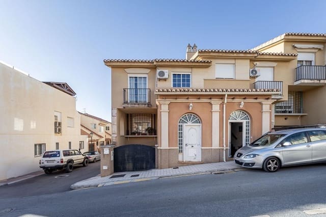 4 soveværelse Semi-Rækkehus til salg i Huétor Vega med garage - € 279.500 (Ref: 9007539)