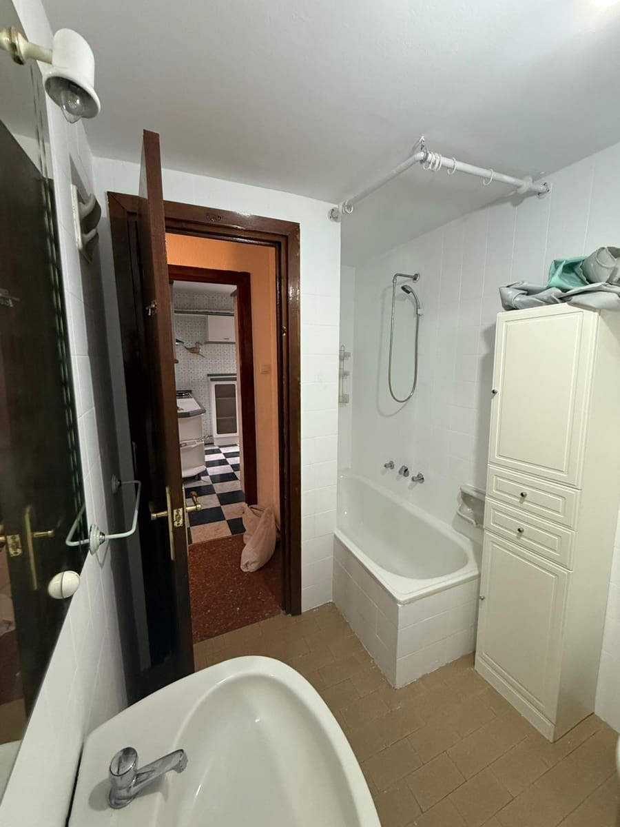 4 camera da letto Appartamento da affittare in Granada citta - 1.000 € (Rif: 9014583)