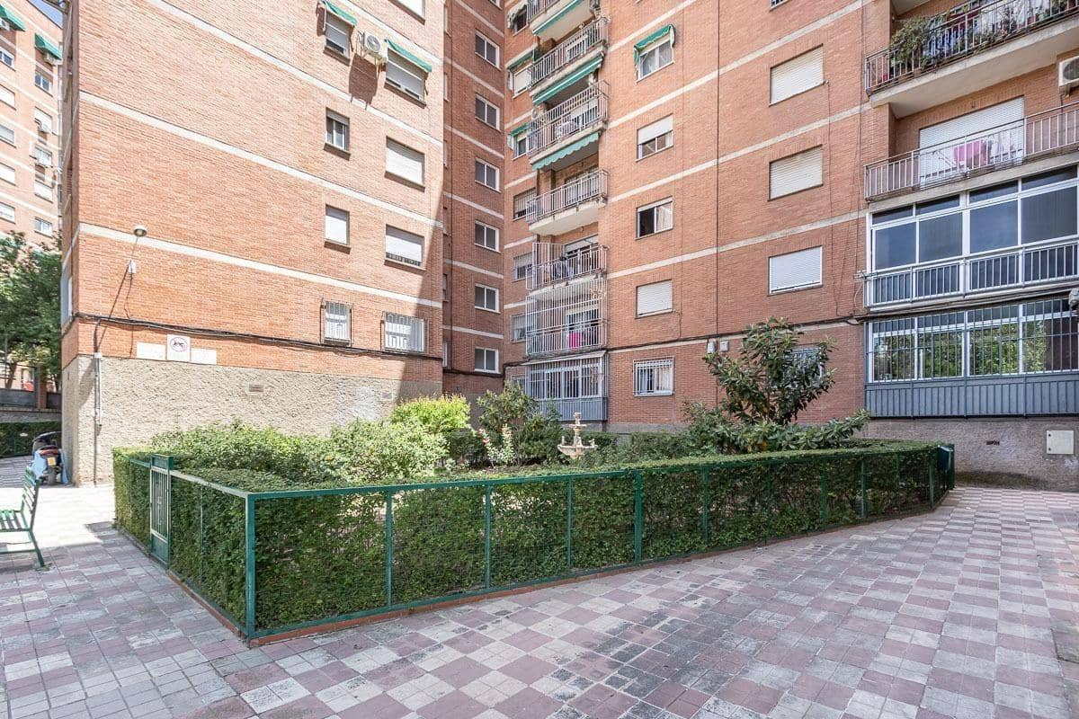 4 camera da letto Appartamento da affittare in Granada citta - 1.000 € (Rif: 9014583)