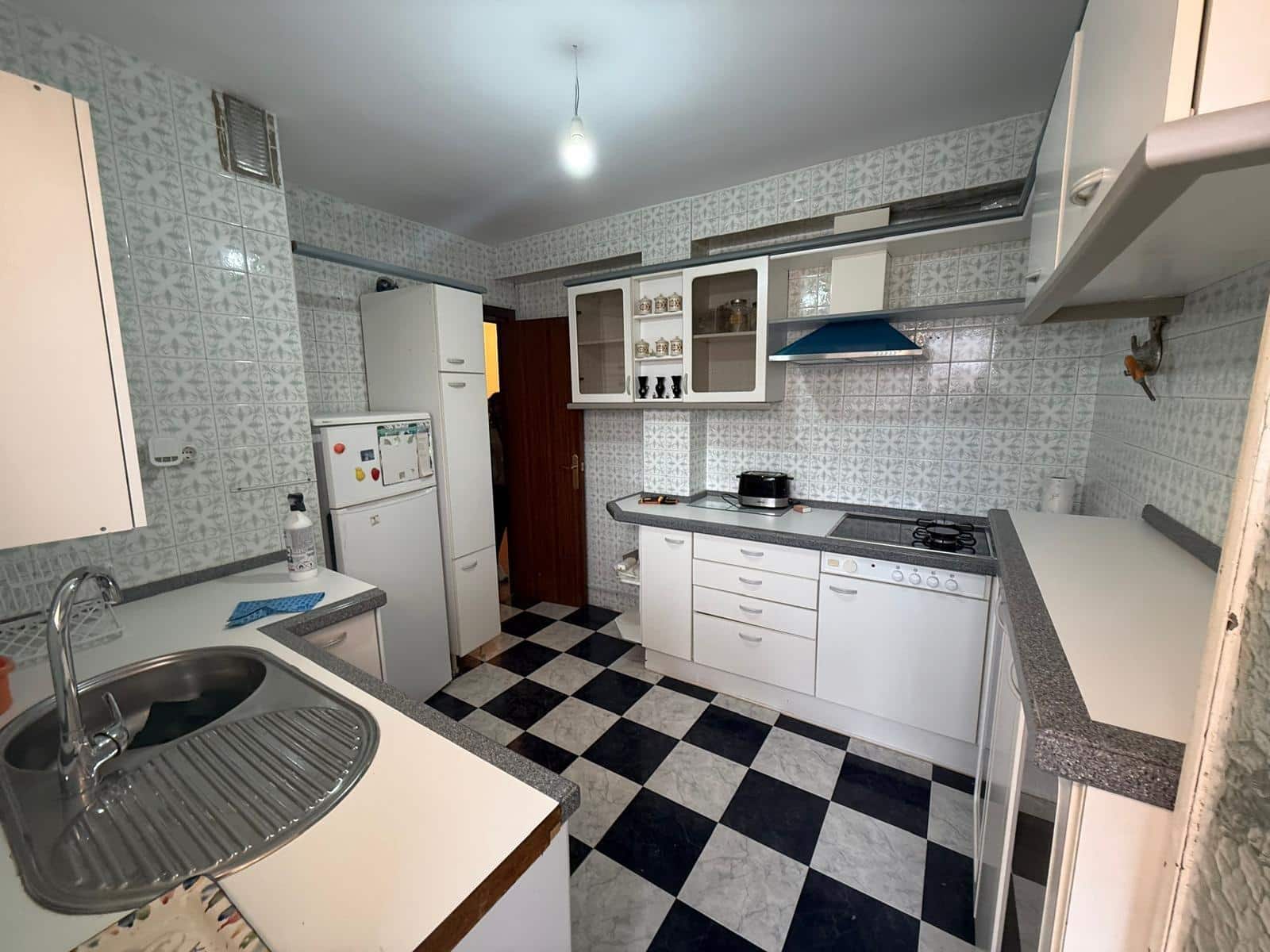 4 camera da letto Appartamento da affittare in Granada citta - 1.000 € (Rif: 9014583)