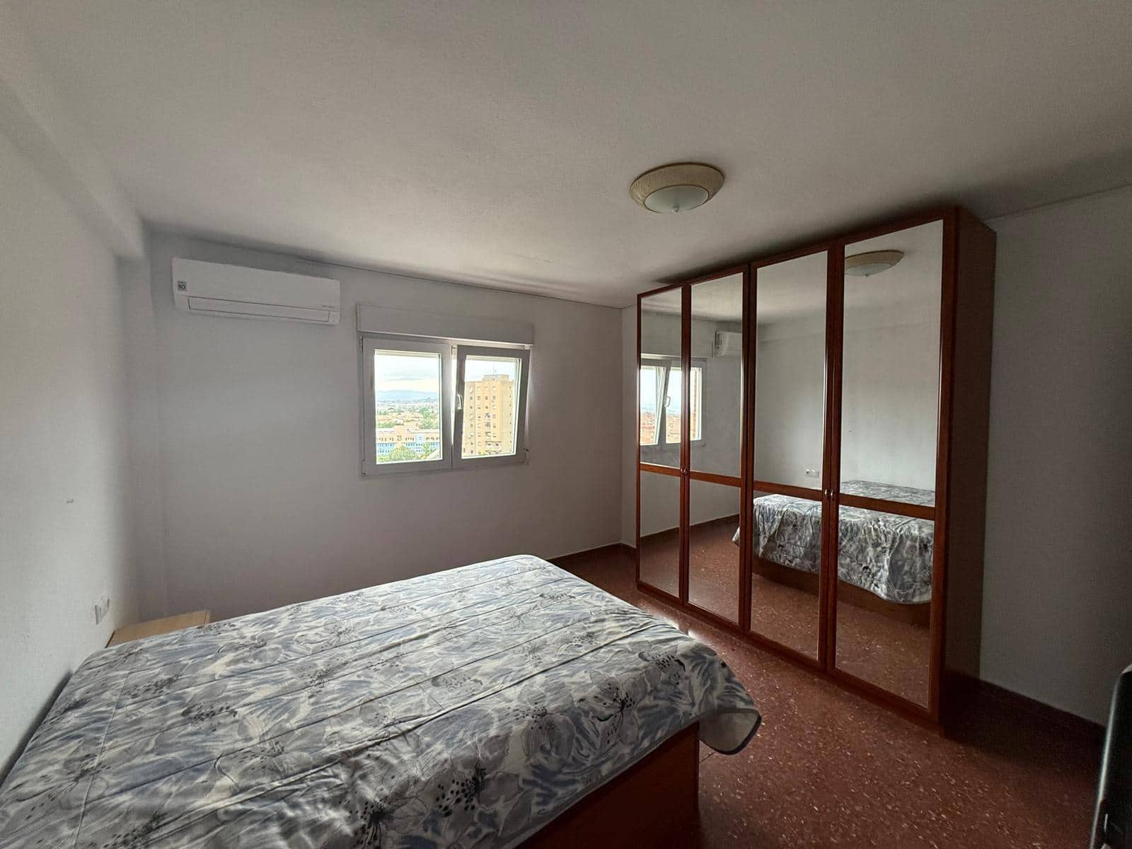 4 camera da letto Appartamento da affittare in Granada citta - 1.000 € (Rif: 9014583)