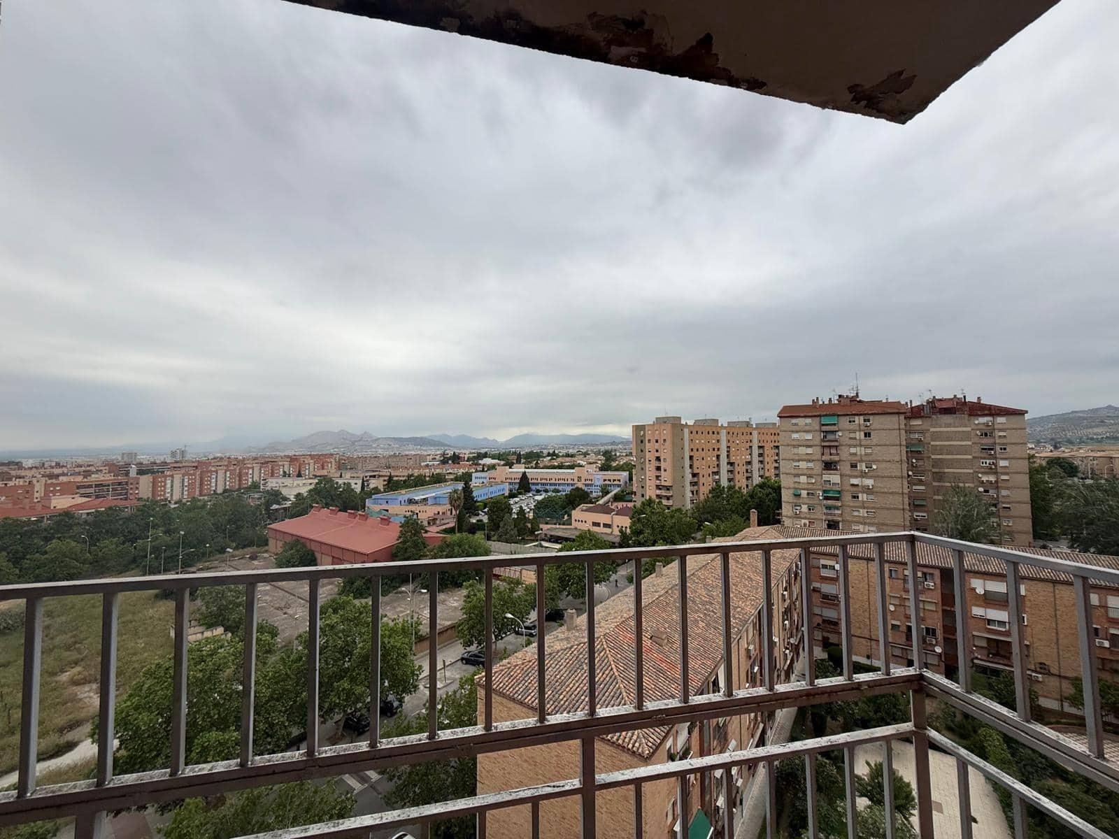 4 camera da letto Appartamento da affittare in Granada citta - 1.000 € (Rif: 9014583)