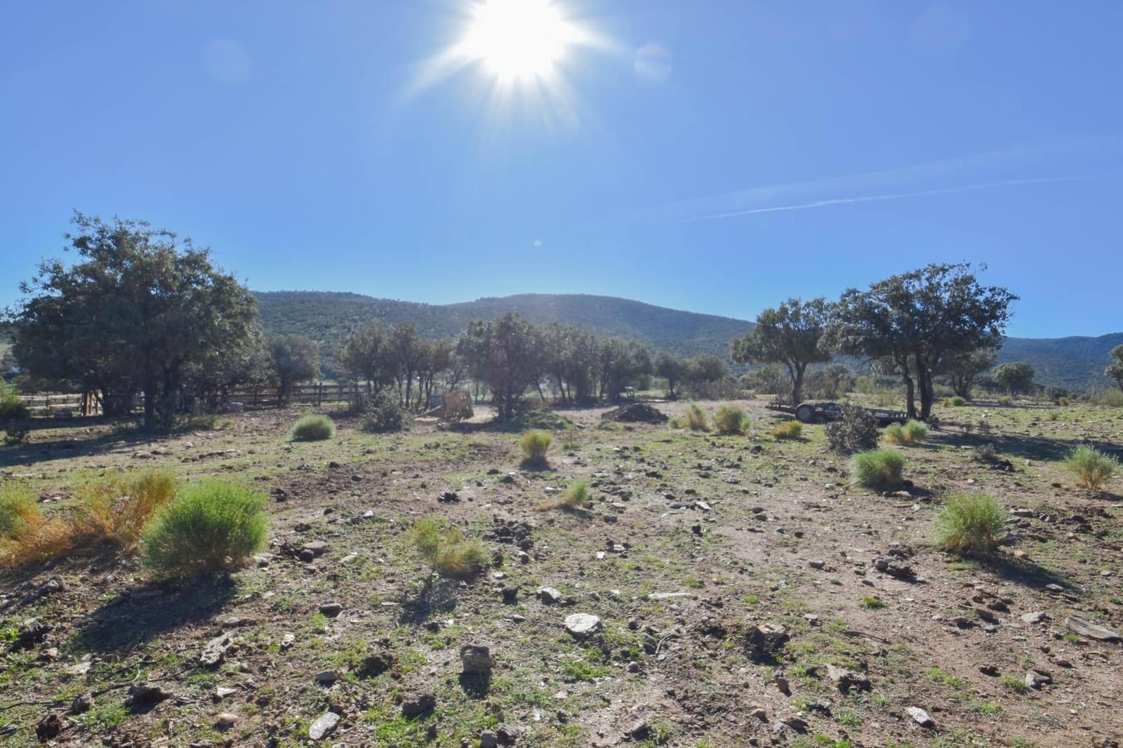 Grunde uden byggetilladelser til salg i Lugros - € 110.000 (Ref: 9020776)