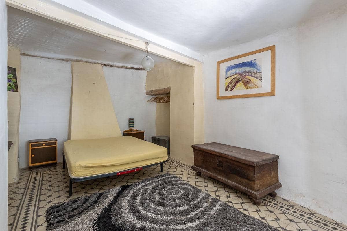 3 soveværelse Byhus til salg i Cogollos Vega - € 99.000 (Ref: 9057799)