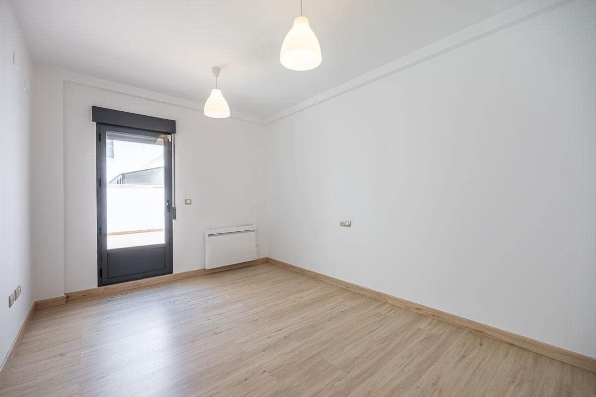 4 soverom Leilighet til salgs i Granada by med svømmebasseng - € 440 000 (Ref: 9099306)