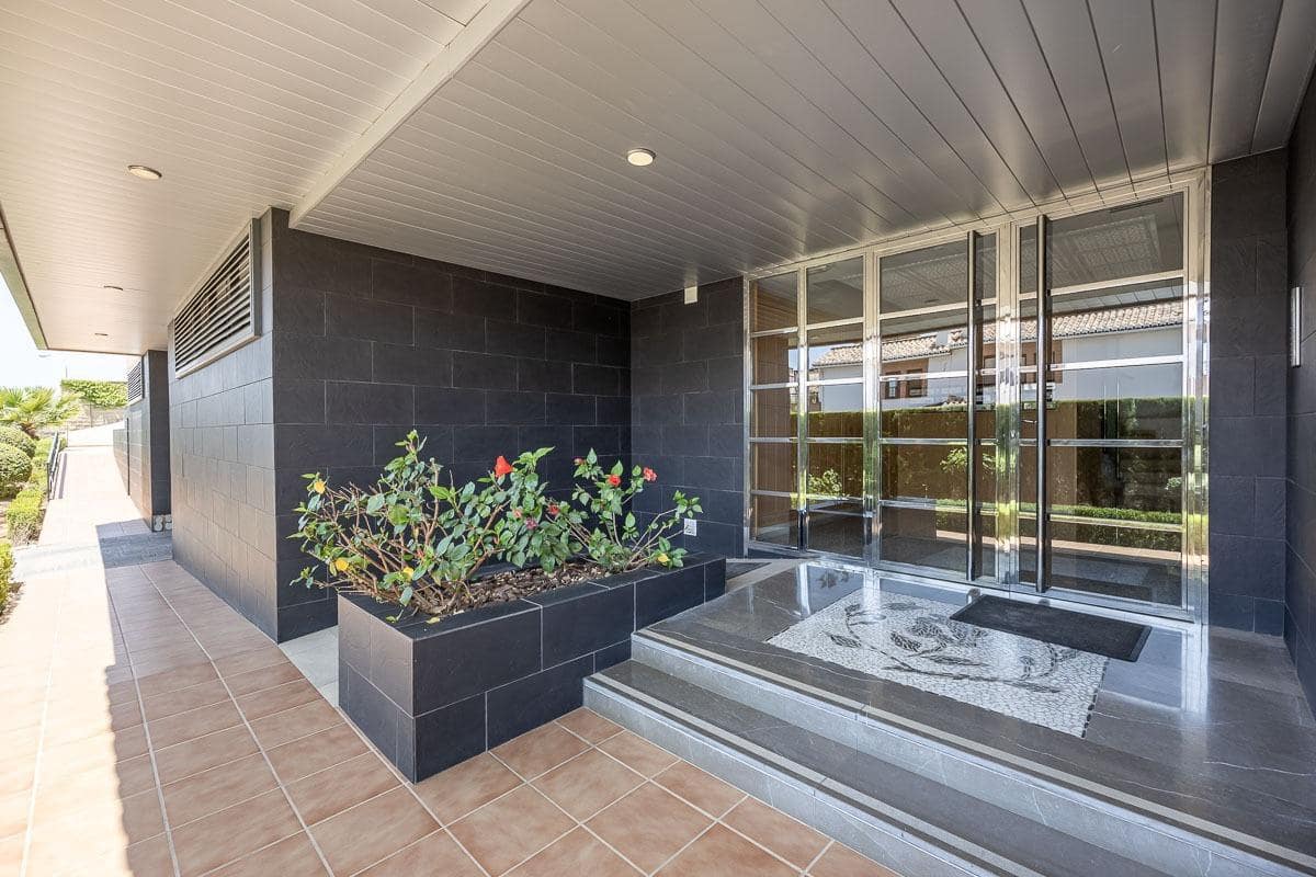 4 soverom Leilighet til salgs i Granada by med svømmebasseng - € 440 000 (Ref: 9099306)