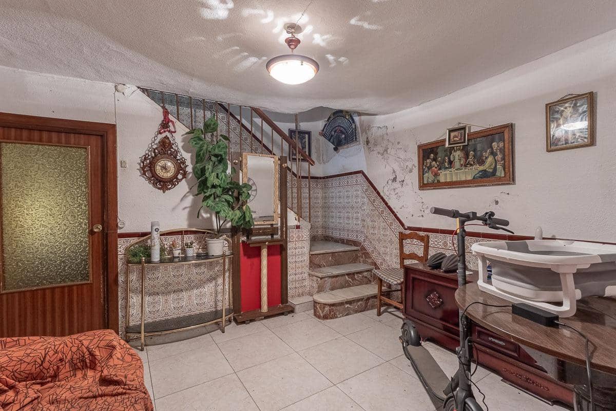 6 sypialnia Dom na sprzedaż w Guadix z garażem - 69 900 € (Ref: 9099315)