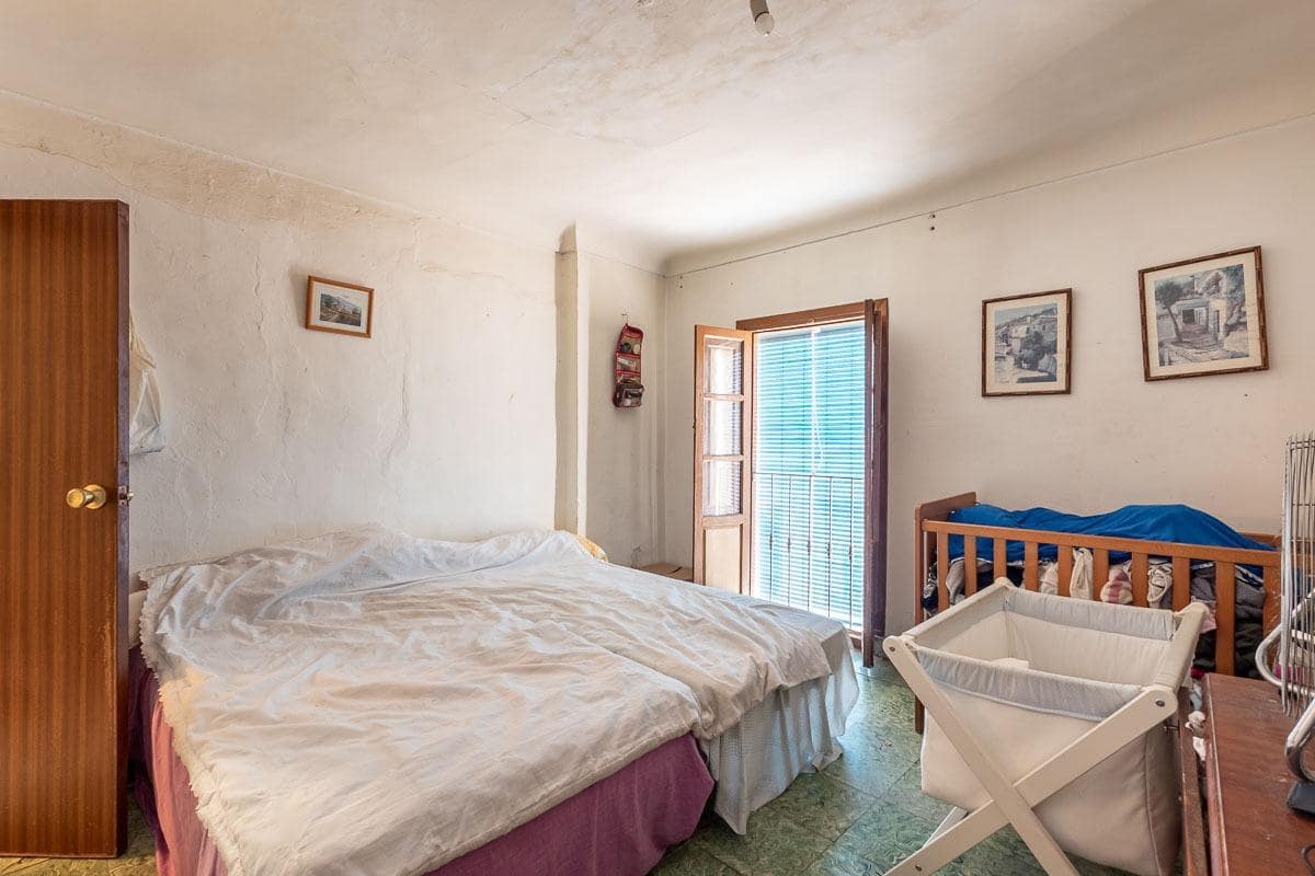 6 sypialnia Dom na sprzedaż w Guadix z garażem - 69 900 € (Ref: 9099315)