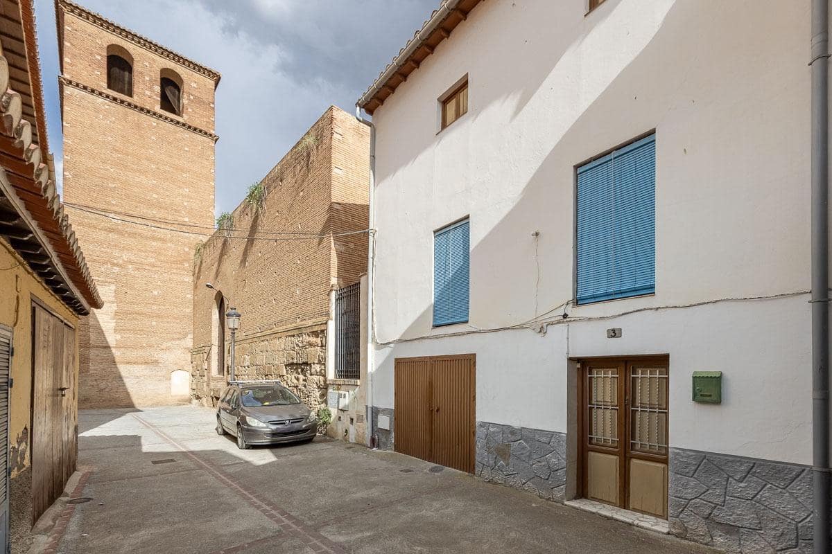 6 sypialnia Dom na sprzedaż w Guadix z garażem - 69 900 € (Ref: 9099315)