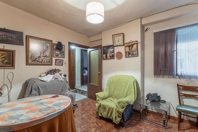 6 sovrum Hus till salu i Guadix med garage - 69 900 € (Ref: 9099315)