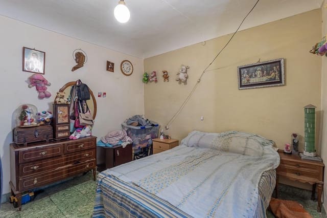 6 sovrum Hus till salu i Guadix med garage - 69 900 € (Ref: 9099315)