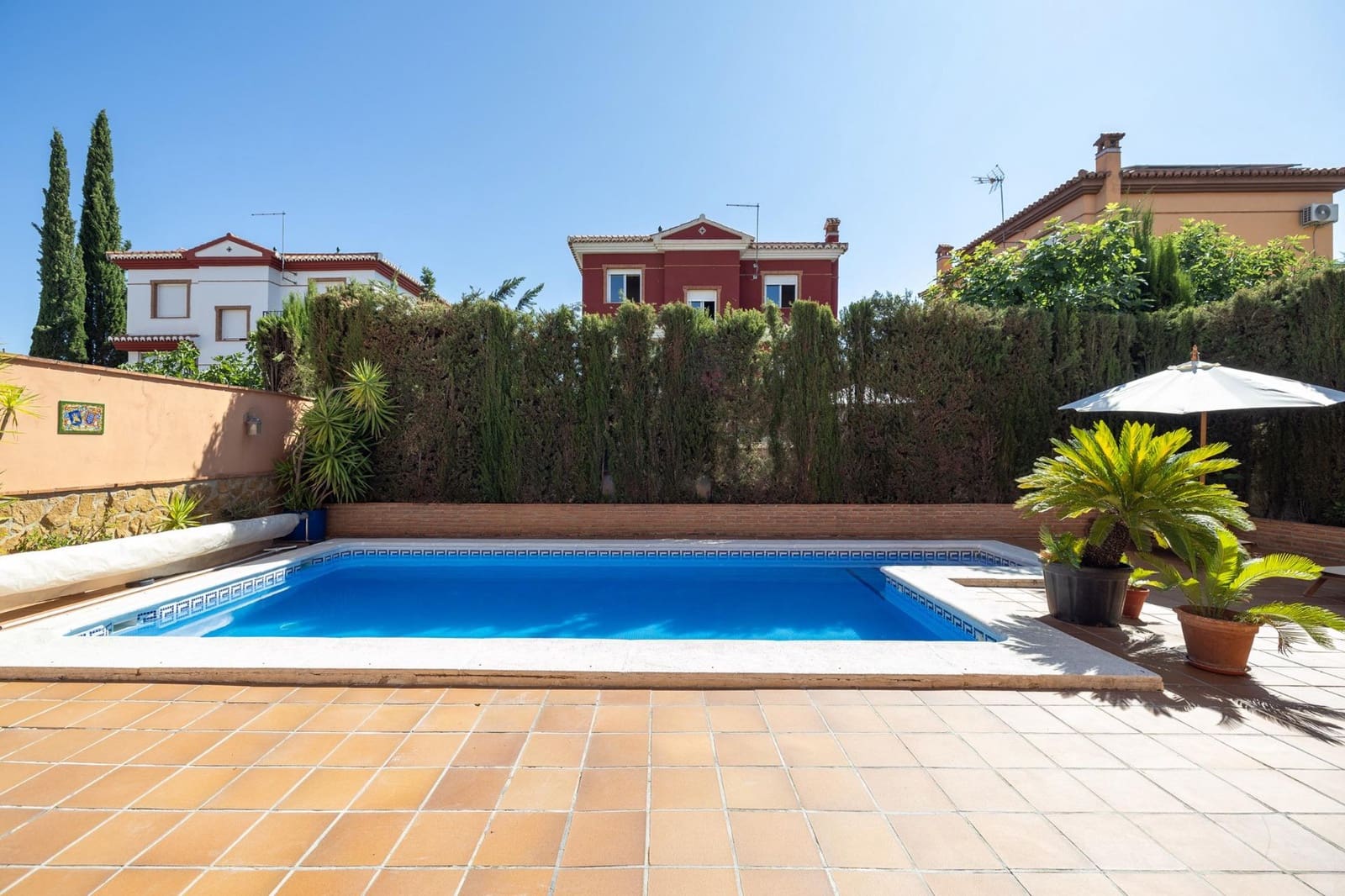 5 soveværelse Villa til salg i Cullar Vega med swimmingpool garage - € 370.000 (Ref: 9103066)