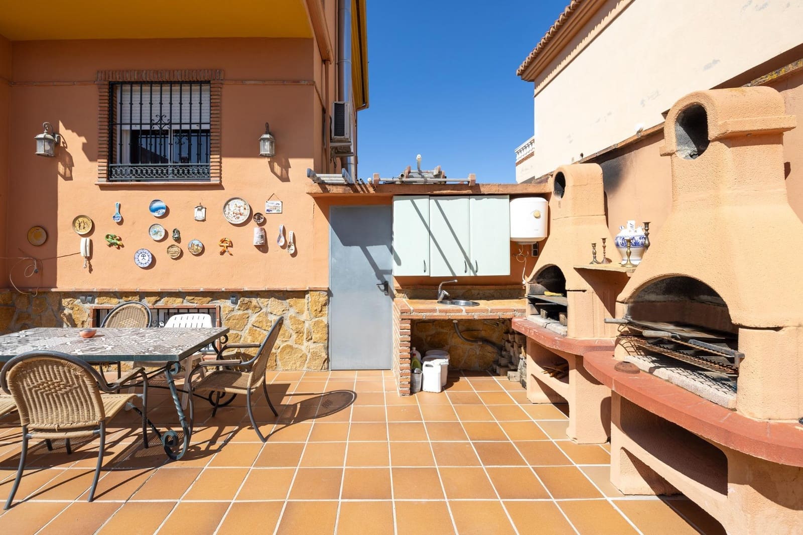 5 soveværelse Villa til salg i Cullar Vega med swimmingpool garage - € 370.000 (Ref: 9103066)