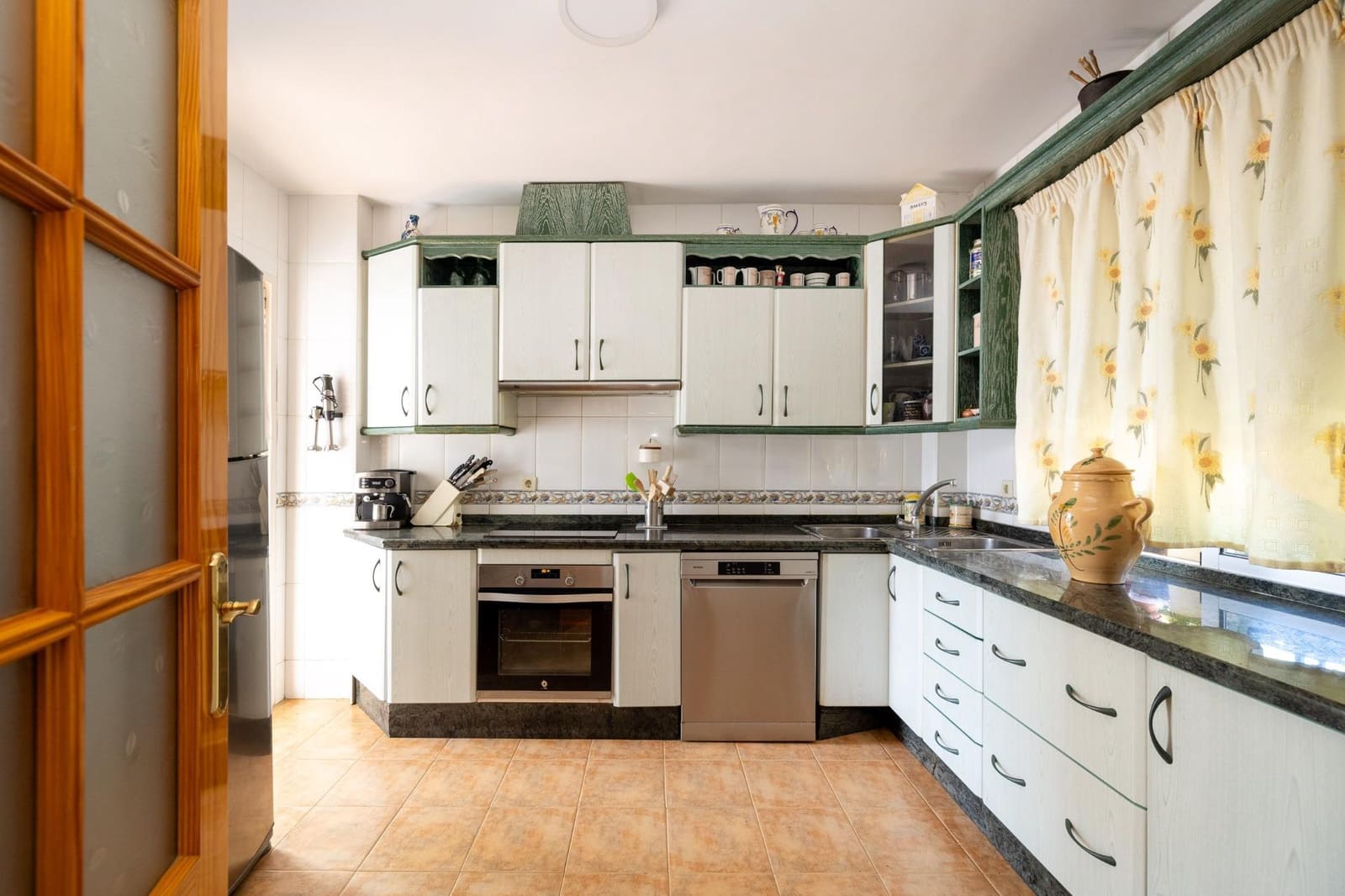 5 soveværelse Villa til salg i Cullar Vega med swimmingpool garage - € 370.000 (Ref: 9103066)