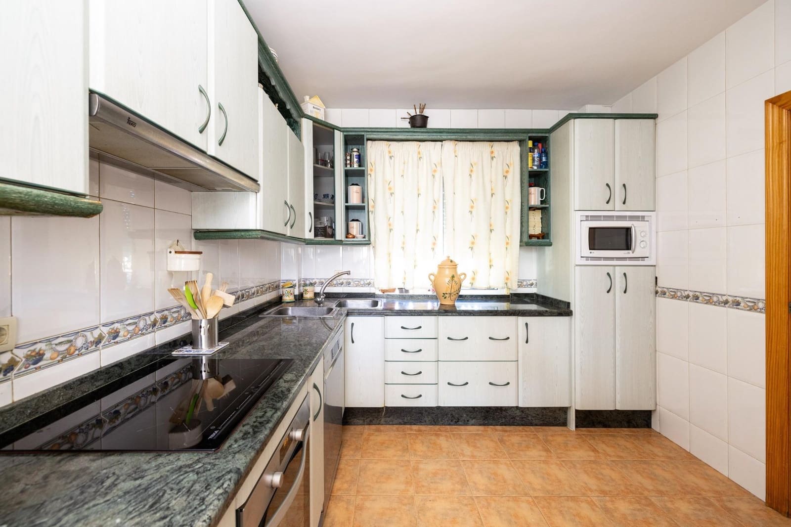 5 soveværelse Villa til salg i Cullar Vega med swimmingpool garage - € 370.000 (Ref: 9103066)