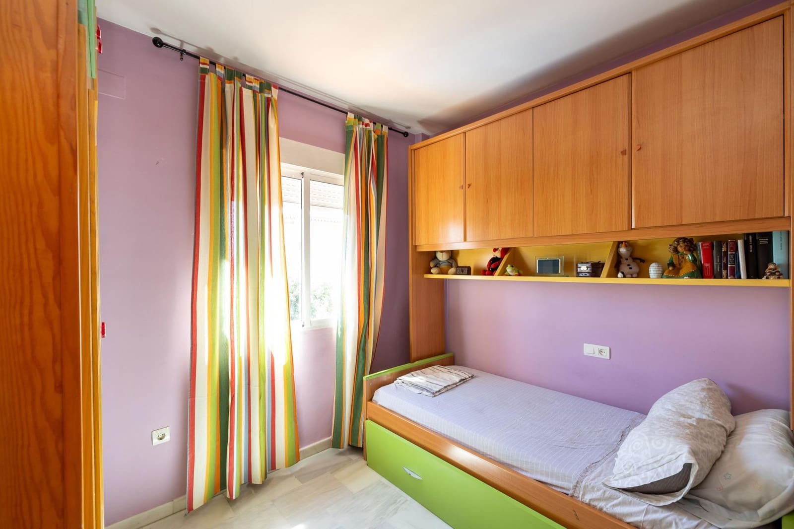 5 soveværelse Villa til salg i Cullar Vega med swimmingpool garage - € 370.000 (Ref: 9103066)