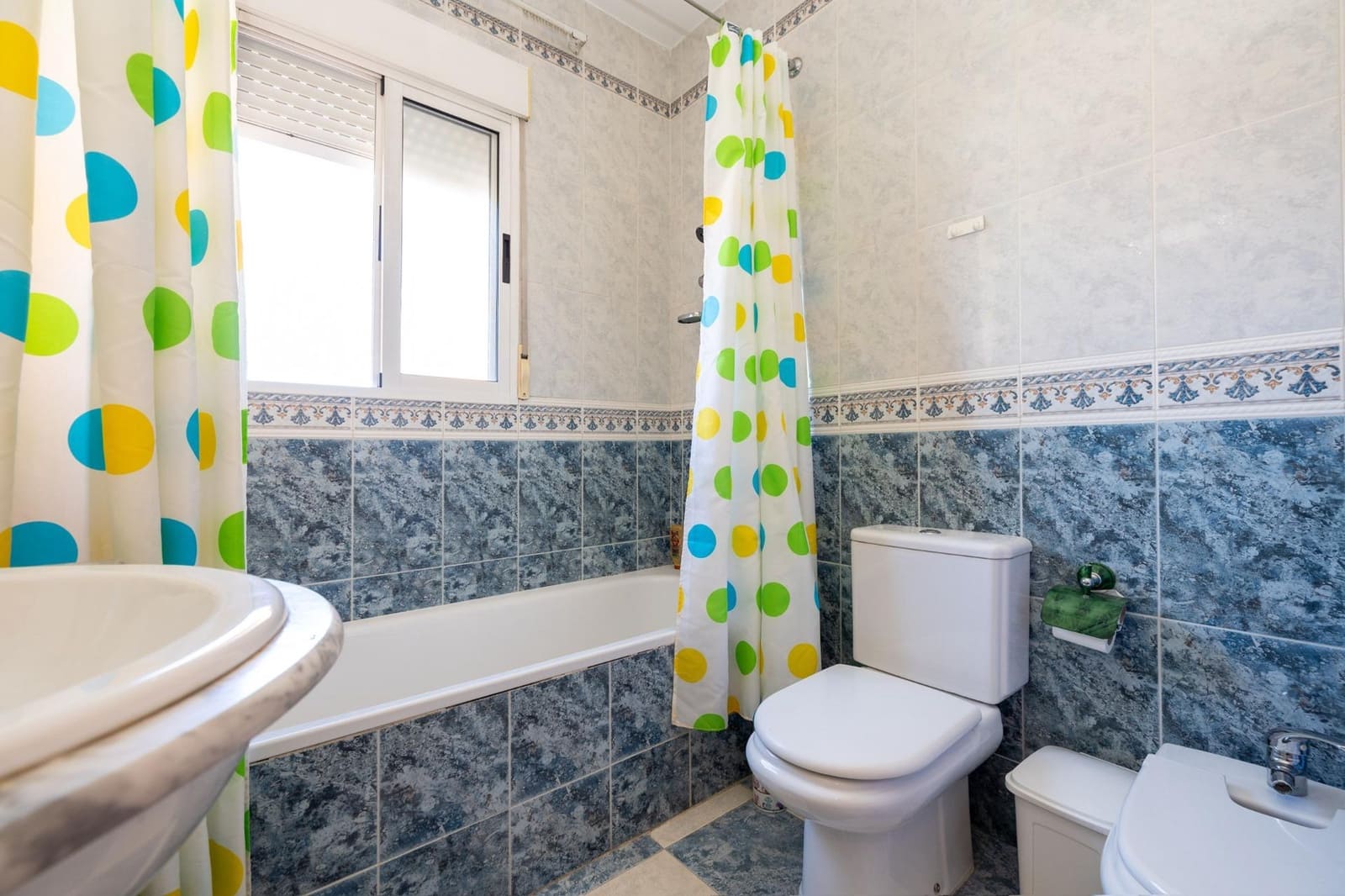 5 soveværelse Villa til salg i Cullar Vega med swimmingpool garage - € 370.000 (Ref: 9103066)