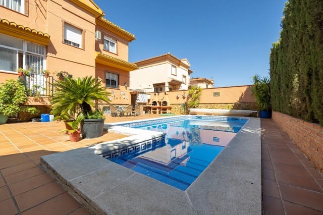 5 soveværelse Villa til salg i Cúllar Vega med swimmingpool garage - € 370.000 (Ref: 9103066)