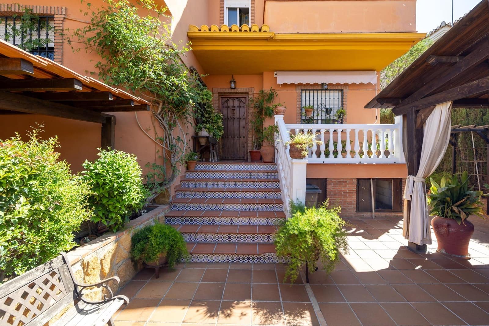 5 soveværelse Villa til salg i Cullar Vega med swimmingpool garage - € 370.000 (Ref: 9103066)