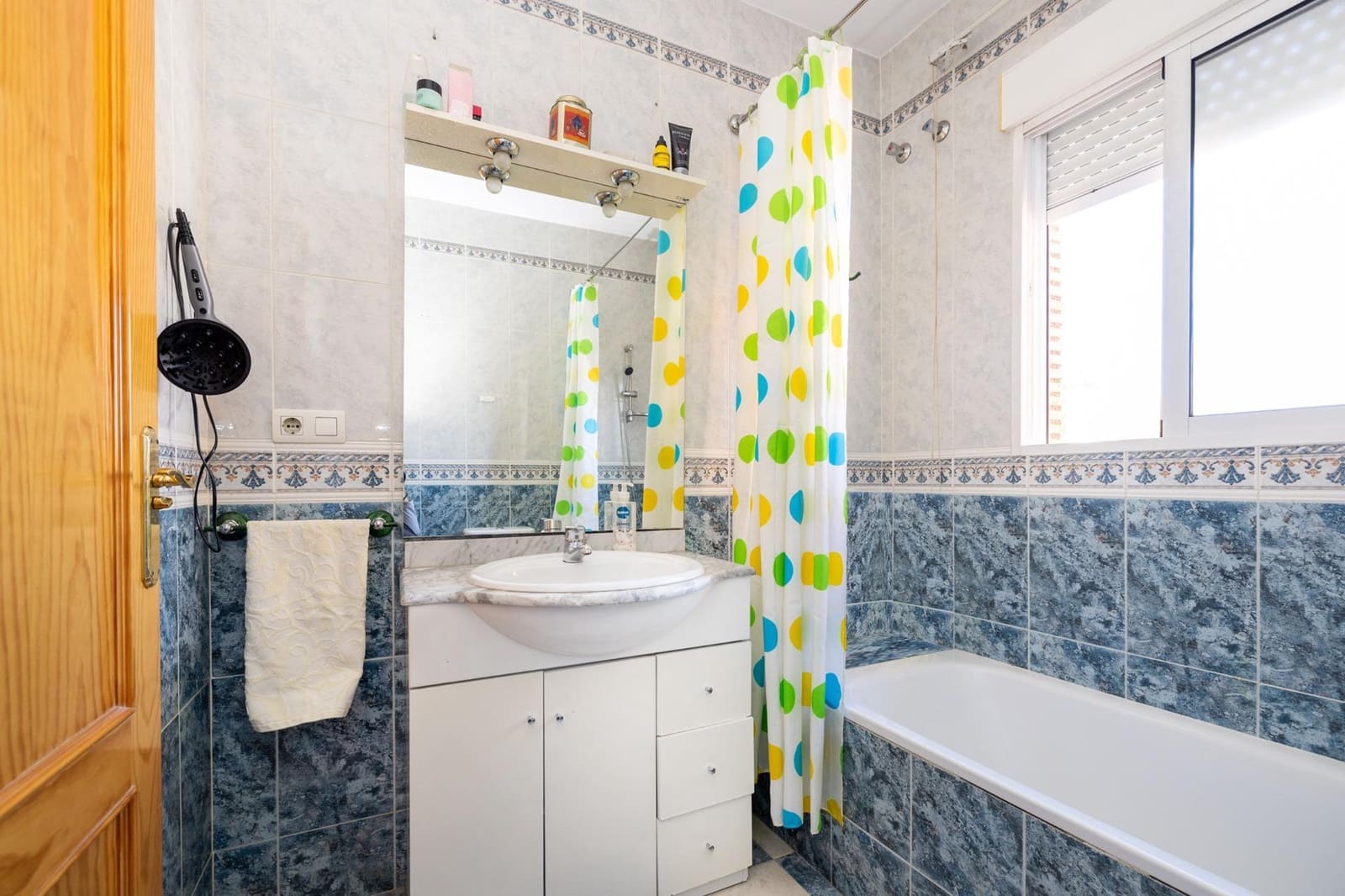 5 soveværelse Villa til salg i Cullar Vega med swimmingpool garage - € 370.000 (Ref: 9103066)